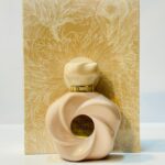 ادوپرفیوم رز نویر برند احمد المغربی ۷۵ میل شیرین و گرم